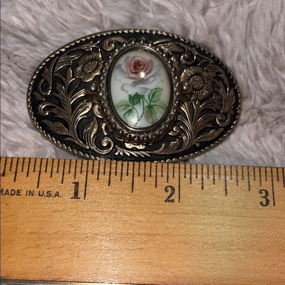 Vintage Gold Floral Buckle with Rose Design
